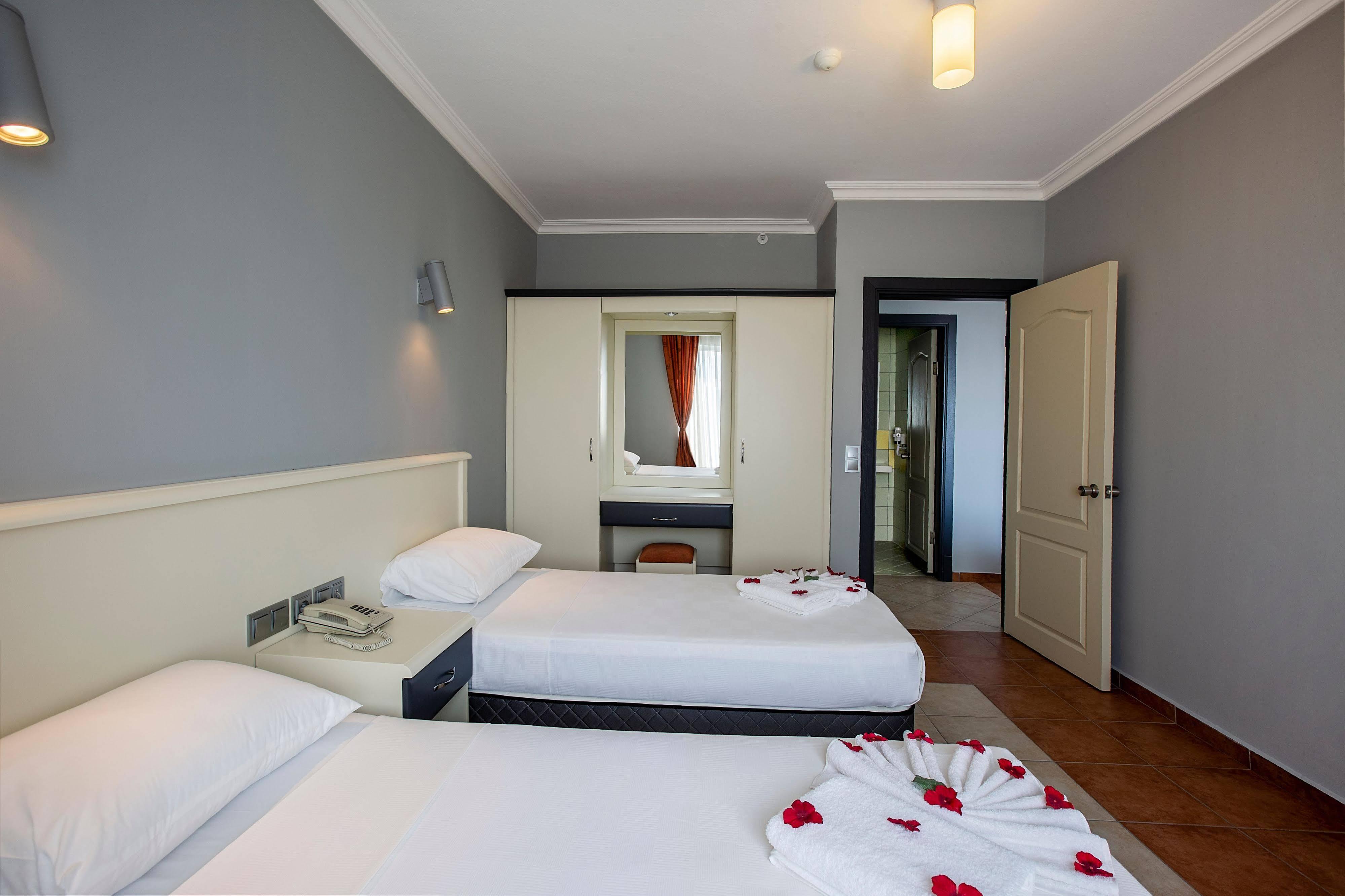 Royalisa Otel 3*